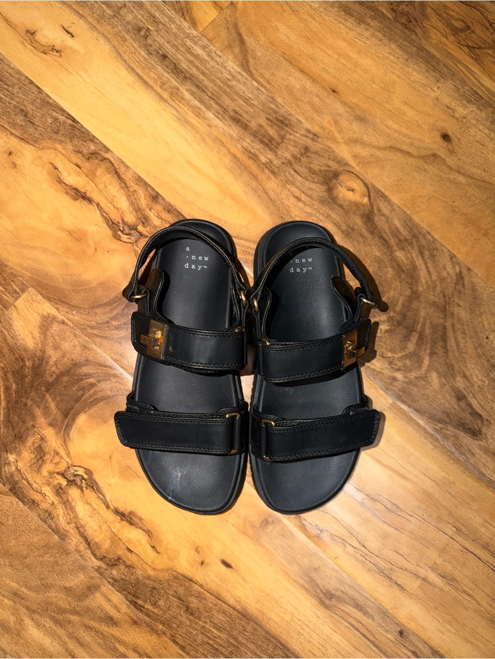 Target sandals - Picture 2 of 3